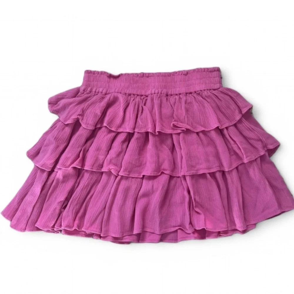 Chelsea & Violet Smocked Tiered mini skirt, size XS. Pink.